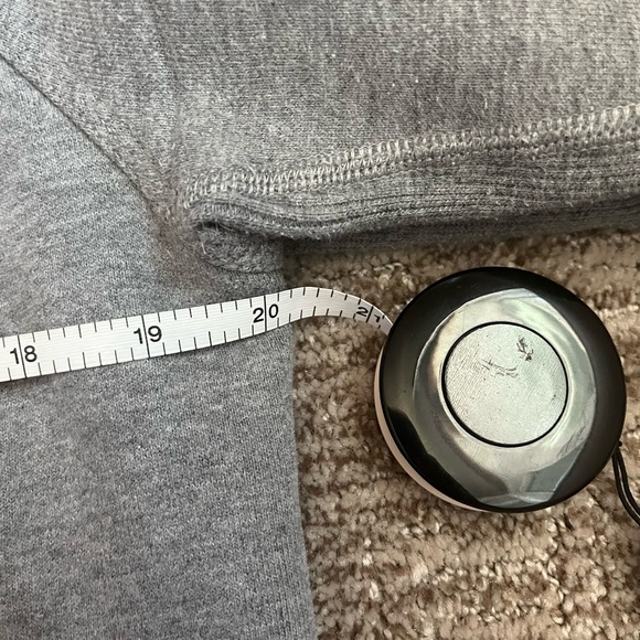 Lululemon longer looser fitting jacket. - Picture 4 of 11